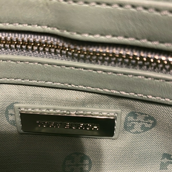 Tory Burch NWT Elizabeth Clutch Robin's Egg Blue/Mint - Picture 8 of 10